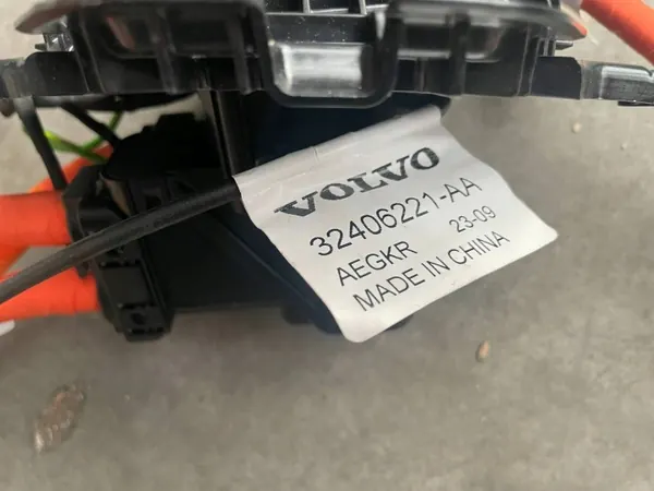 Tomada carga Volvo EX40 XC40 elétrico OEM 32416139 image 8