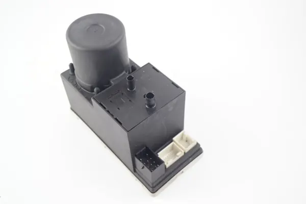 Pompe de verrouillage central OEM 8D0862257C Audi A3 8L image 2