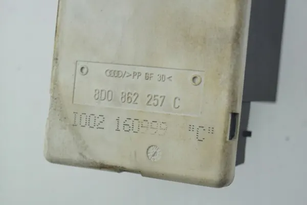 Pompe de verrouillage central OEM 8D0862257C Audi A3 8L image 3