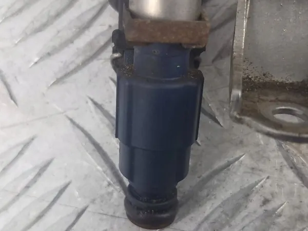 Ruiskutusputki OEM 06B133551M Volkswagen Passat B5:lle image 3