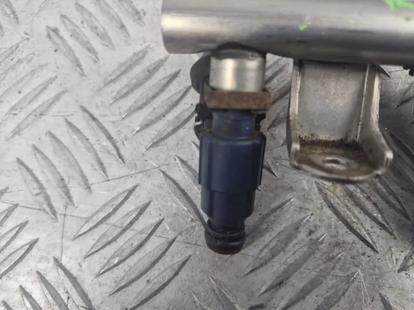 Ruiskutusputki OEM 06B133551M Volkswagen Passat B5:lle image 4