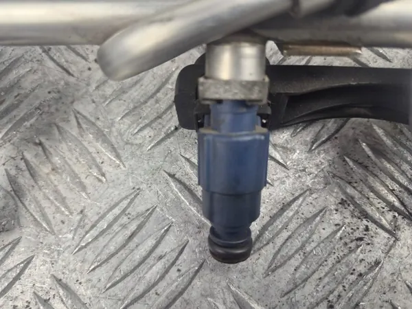 Ruiskutusputki OEM 06B133551M Volkswagen Passat B5:lle image 6