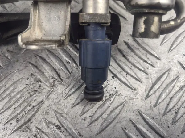 Ruiskutusputki OEM 06B133551M Volkswagen Passat B5:lle image 7