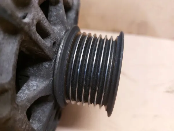 Alternaattori Megane Scenic 3 III 1.9 DCI 8200757870 image 2