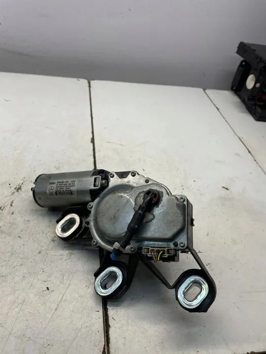 Mercedes Heckwischermotor A2038205342 image 2
