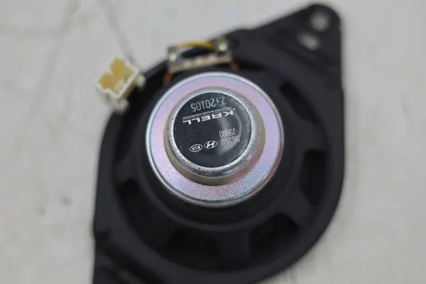 Altavoz OEM 657483923 para Hyundai Kona 2022 image 4