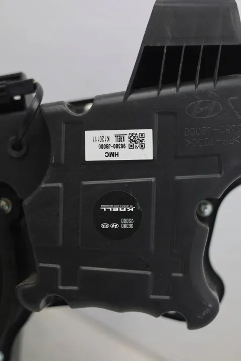 Altavoz OEM 657483923 para Hyundai Kona 2022 image 8