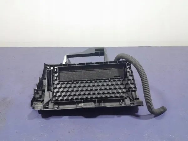 Skoda Superb III Passagerarhandskfack OEM 3V1857097AQ image 3