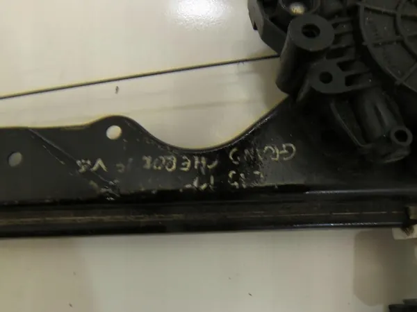 Régulateur de vitre avant droit OEM 360171031 Jeep image 8