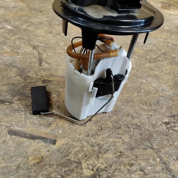 Polttoainepumppu OEM 9815894780 Citroen C3 Aircrossille image 4