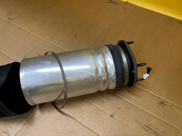 Luftfjädring fram höger OEM L8B2-3C285-AA Land Rover image 4