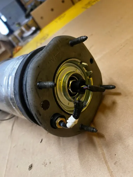 Luftfjädring fram höger OEM L8B2-3C285-AA Land Rover image 5