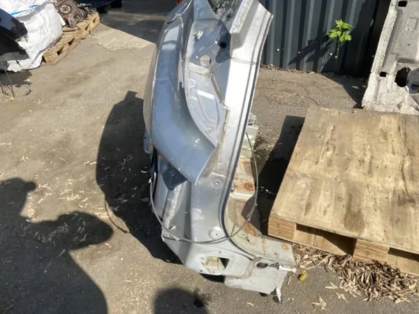 Honda OEM 252717 Kulmapaneeli - Vasen takaosa Civic IX image 3