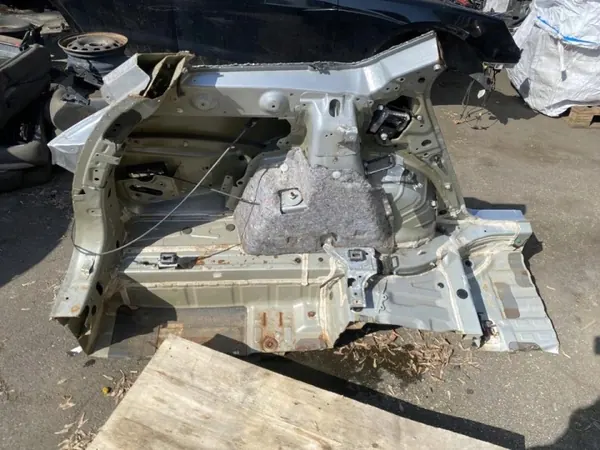 Honda OEM 252717 Kulmapaneeli - Vasen takaosa Civic IX image 4