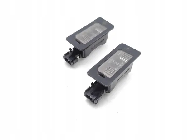 Luz de matrícula BMW X5 OEM 7176934 - Usado image 3