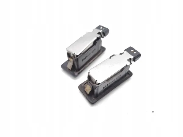 Luz de matrícula BMW X5 OEM 7176934 - Usado image 5