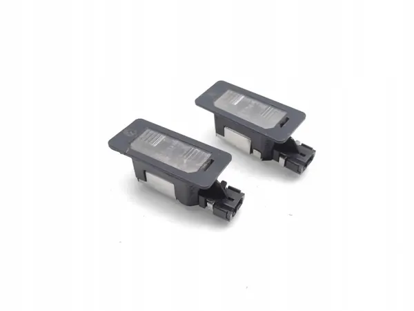 Luz de matrícula BMW X5 OEM 7176934 - Usado image 9