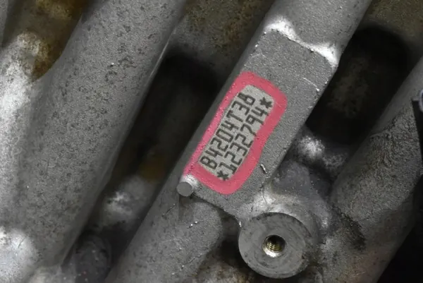 Motorblock Nedre Del OEM B4204T38 för Volvo V40 2.0 T2 image 3