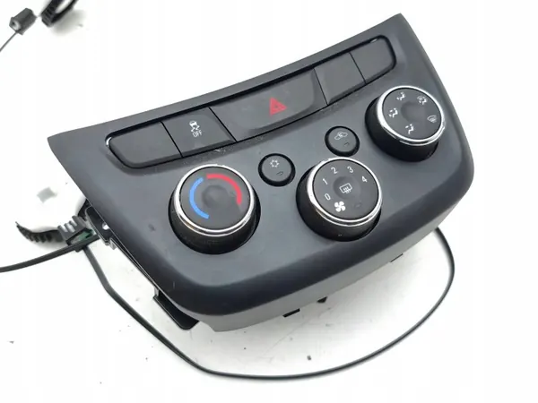Chevrolet Trax klimatpaneler OEM 42588188 - Begagnad image 2