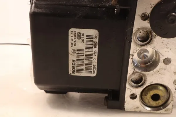 Bomba de travão Audi A4 B6 ABS ESP OEM 0265950011 image 7