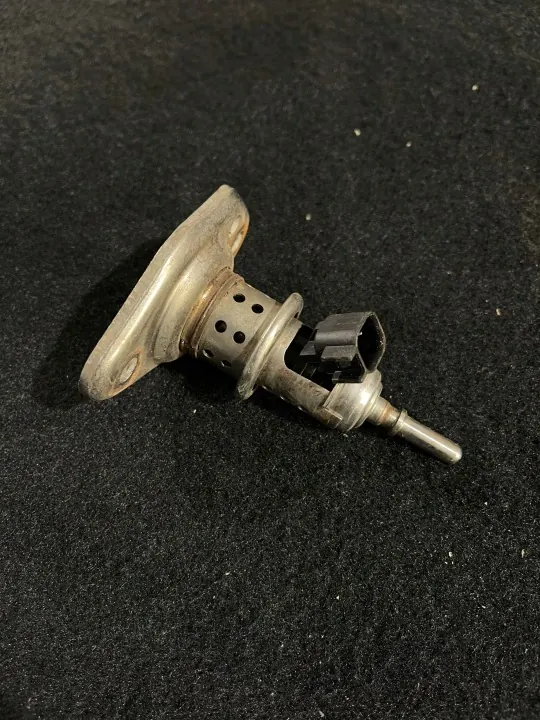 Injecteur AdBlue OEM 55504439 pour Opel Astra K 1.6L image 3