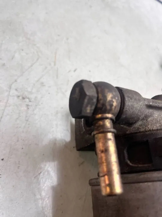 Fiat Ducato Polttoainesuodattimen kiinnike OEM 65432 image 3