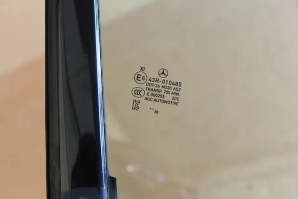 Mercedes EQS Etu Oikea OviLasi OEM A2977203200 image 3