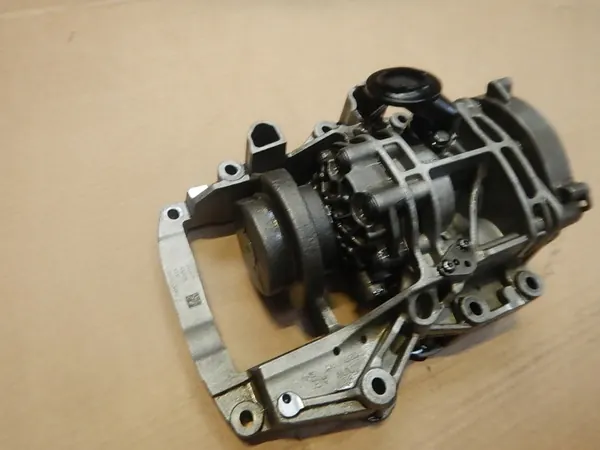 Öljypumppu OEM 04B145208G 1.4TDI-moottorille image 3