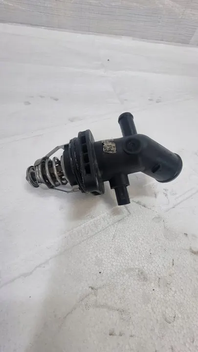 OPEL INSIGNIA B 2.0 CDTI Carcasa de Termostato 55505571 image 2