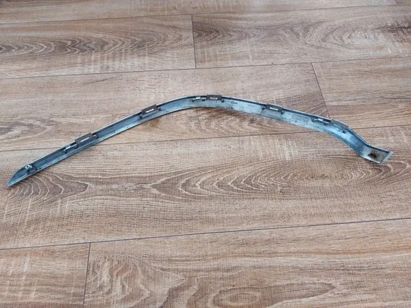 Acabamento de para-choque dianteiro direito Toyota Yaris III Lift 14-18 OEM image 2