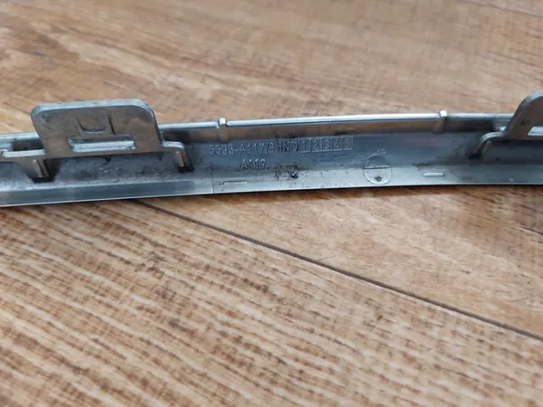 Acabamento de para-choque dianteiro direito Toyota Yaris III Lift 14-18 OEM image 4