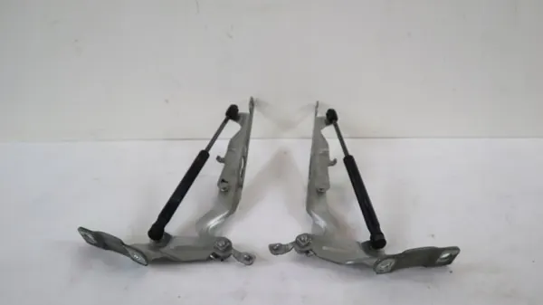 Bisagra de Capó Volvo XC60 OEM 1165233331 - Usado image 4