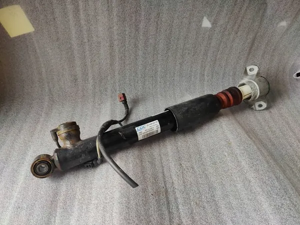 Ammortizzatore posteriore Audi A5 8T 8F 2012 OEM 8F0513022D image 2