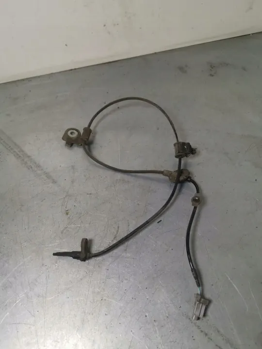 Subaru Forester ABS-pyöränopeusanturi OEM FBZ15739 image 2