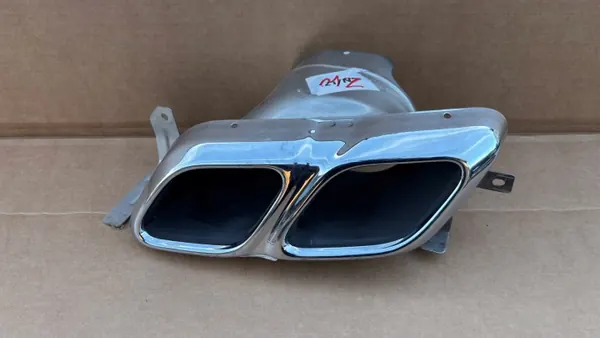 Volvo XC60 Vasen pakoputken pääte OEM 31454853 image 2