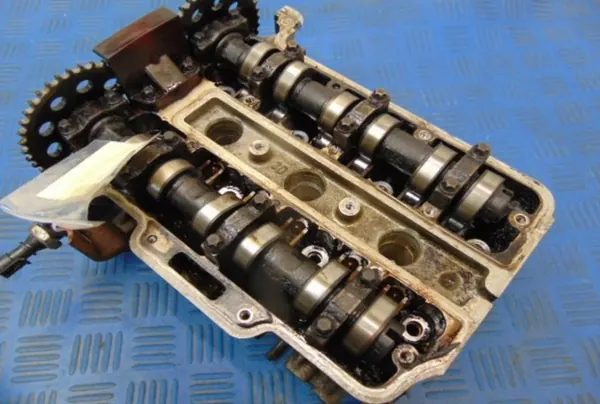 OPEL CORSA C 1.0 12V Zylinderkopf 90400233 image 2