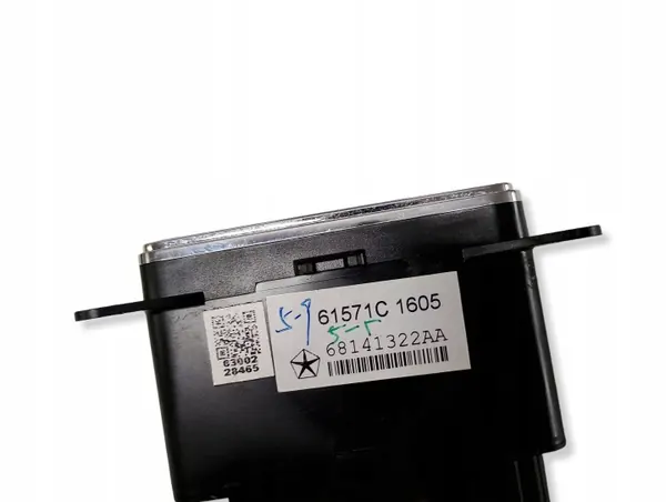 Leitor USB SD OEM 68141322AA para Jeep Cherokee WK2 image 4