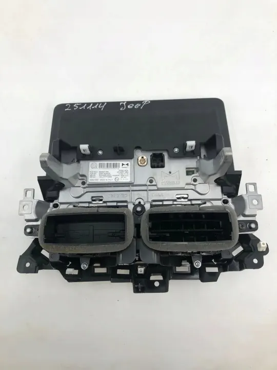 Jeep Compass Navigointinäyttö OEM 68455716AL Käytetty image 2