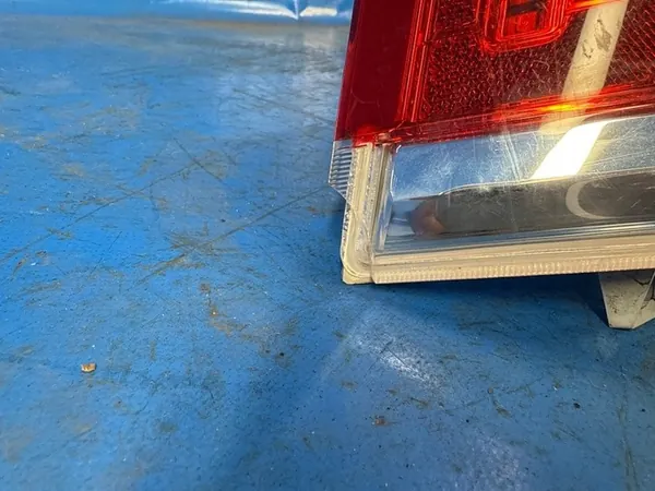 Ensamble de Luz Trasera Izquierda Volvo XC70 image 2