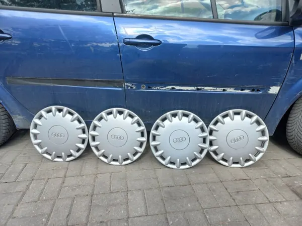 AUDI A4 B5 B6 Coprimozzi Set 8D0601147 15" image 2