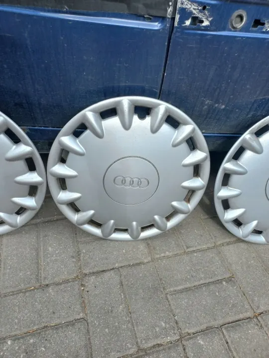 AUDI A4 B5 B6 Coprimozzi Set 8D0601147 15" image 4