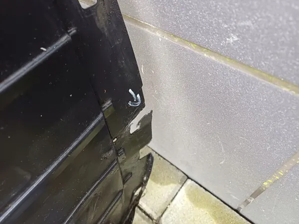 NISSAN X-TRAIL T32 13- Left Front Wheel Arch 638434CB0A image 3