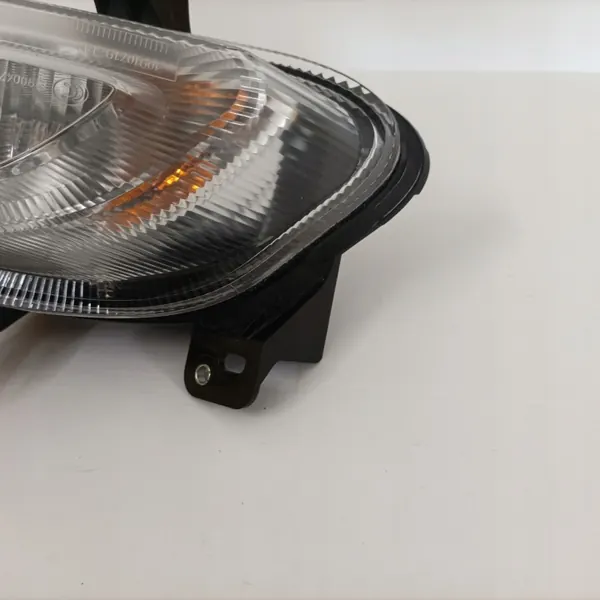 Jeep Renegade 14-18 voorbumper rechts OEM 521777730 image 4