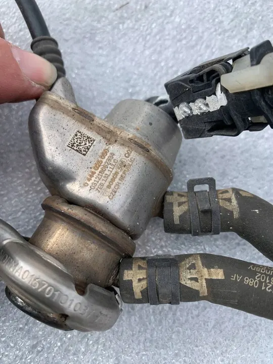 Volkswagen AdBlue Injektor 7E0131113C image 2