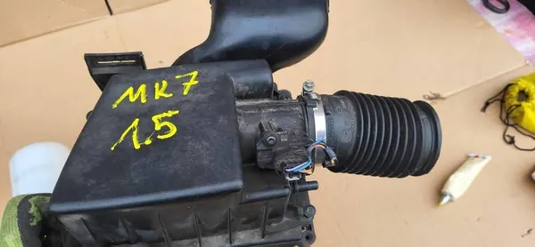 Couvercle de filtre à air Ford Fiesta ST image 4