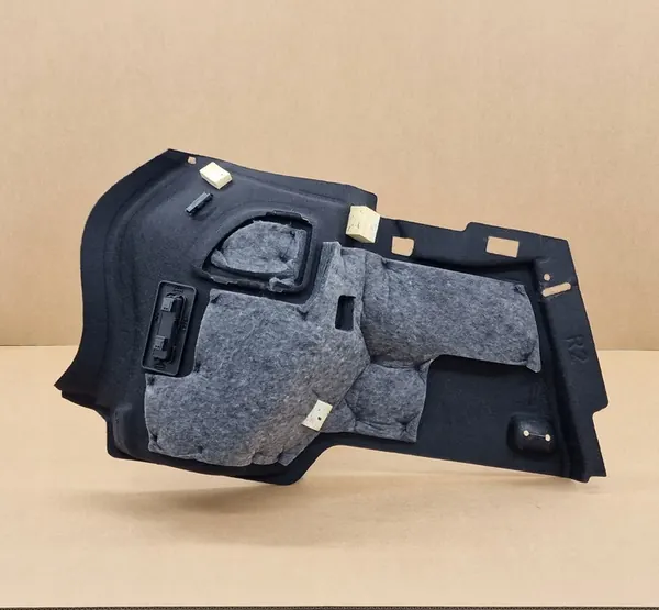 Revestimento lateral do porta-malas direito Volvo XC40 image 3