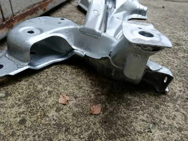 Etujousipalkki OEM belka przód rav4 Toyota RAV4:lle image 4