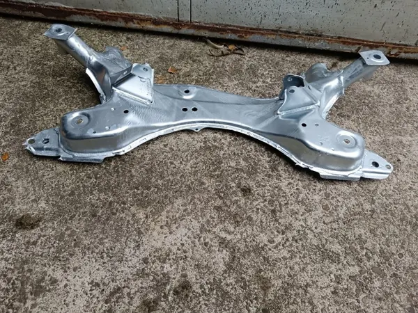 Etujousipalkki OEM belka przód rav4 Toyota RAV4:lle image 7