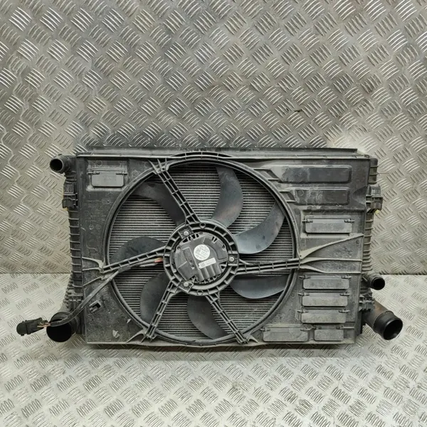 Skoda Octavia III Combi 5E5 Kylsats 2014 OEM 5Q0145803K image 2