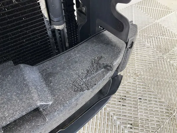 2009 Volkswagen Tiguan Stoßstange vorne 5N0805588D image 4